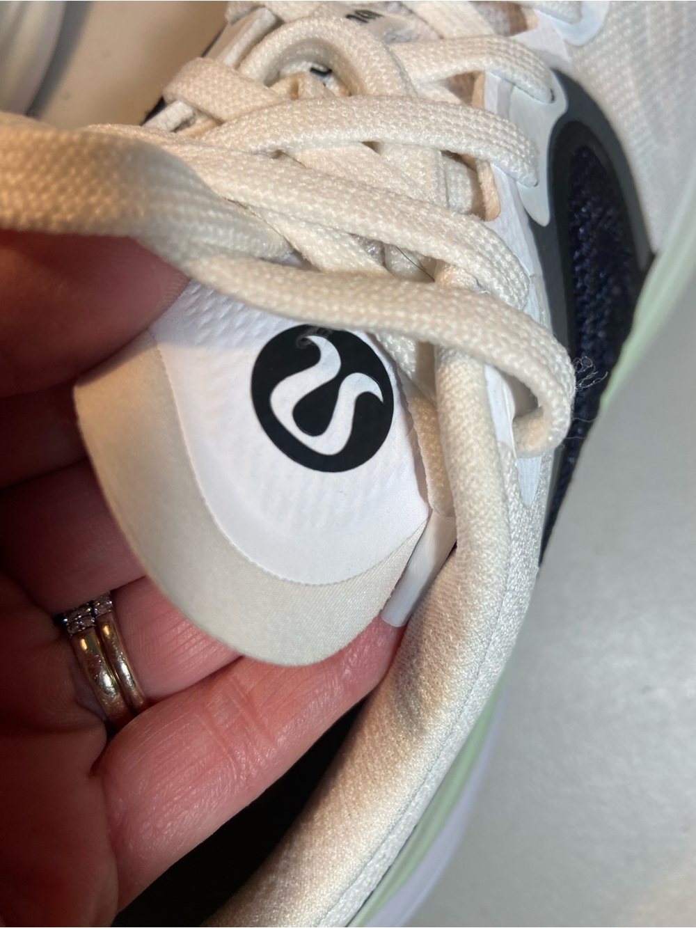 Lululemon Women’s Blissfeel 2 White Black Green Running Shoes SZ 10 - Picture 13 of 15